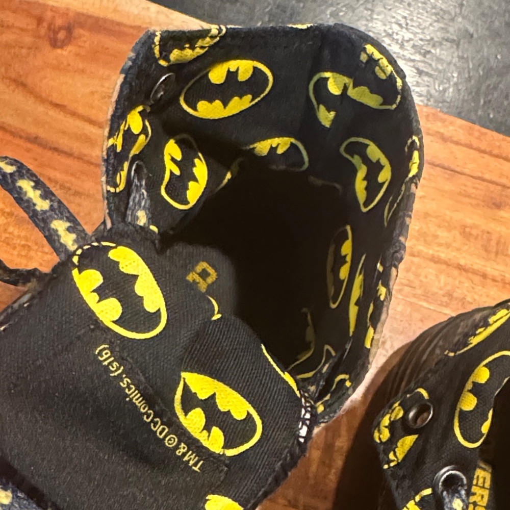 Converse All-Star Chuck Taylor Batman DC Comica Kids High-Top Sneakers - 11C - Picture 12 of 14